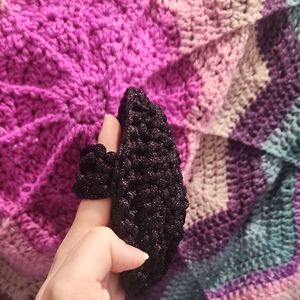 1 Scrubbie With Handle